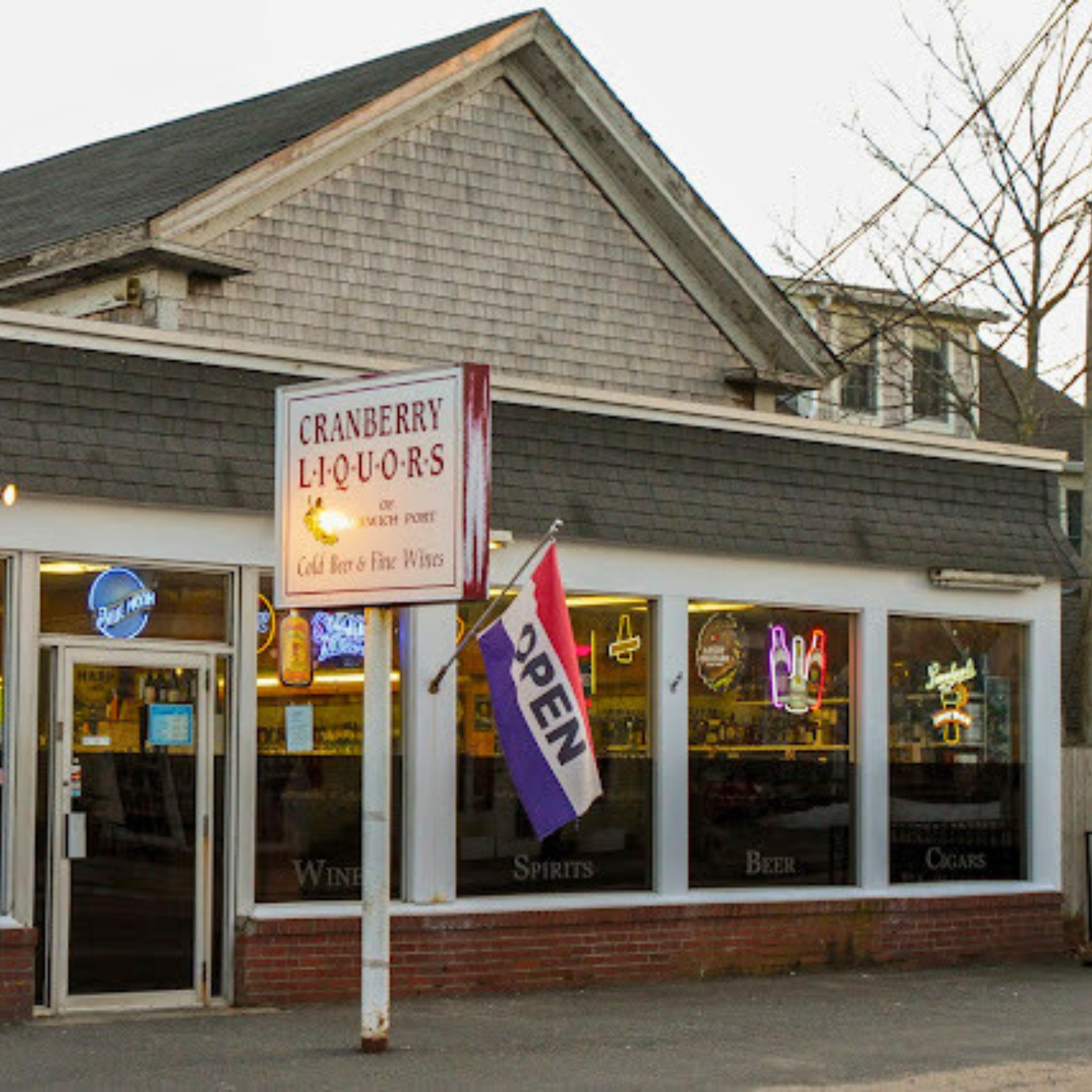 Cranberry Liquors store in Harwich MA